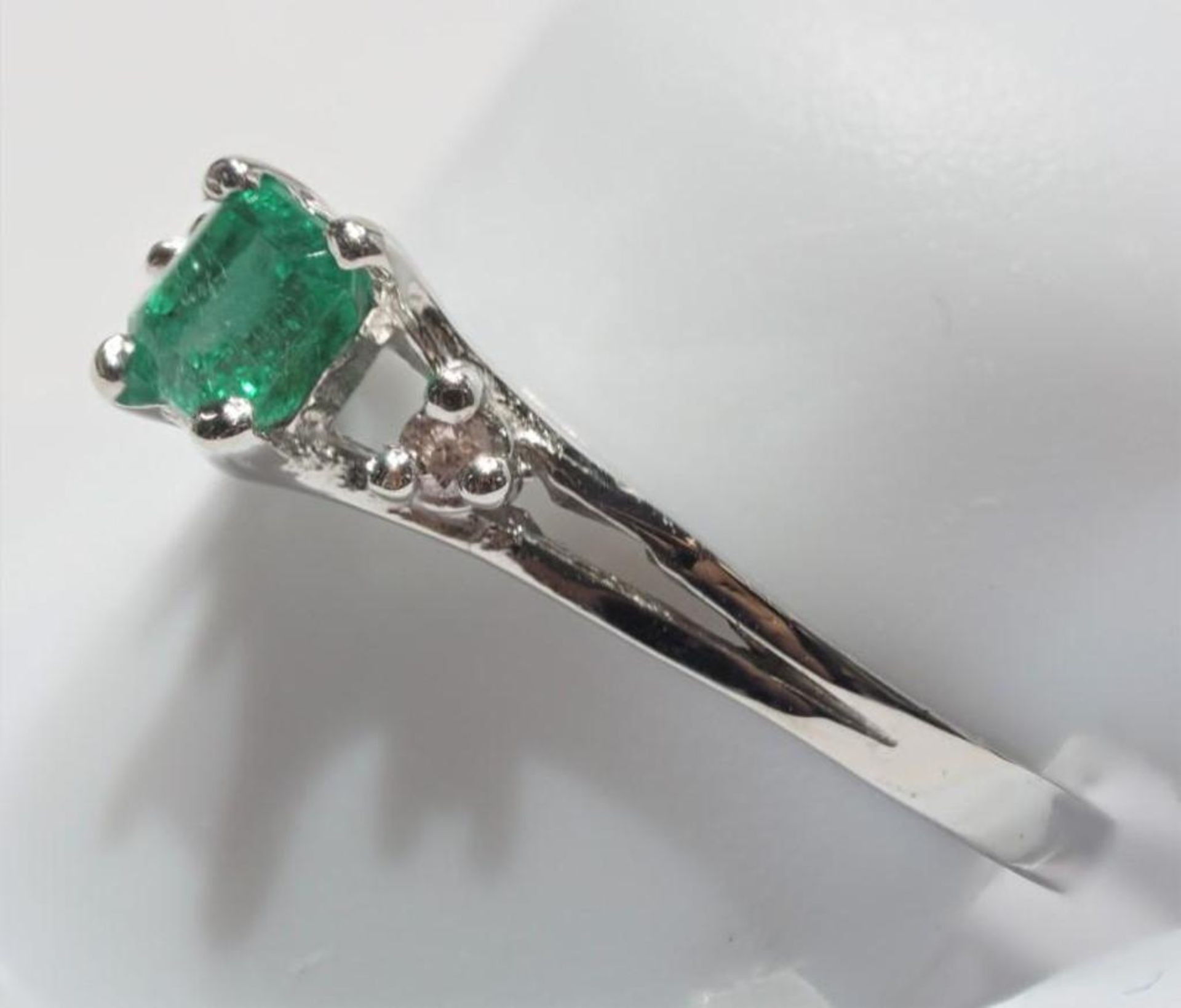 10K White Gold Emerald (0.30ct) and Diamond Ring, Insurance Value $1950 - Image 2 of 4