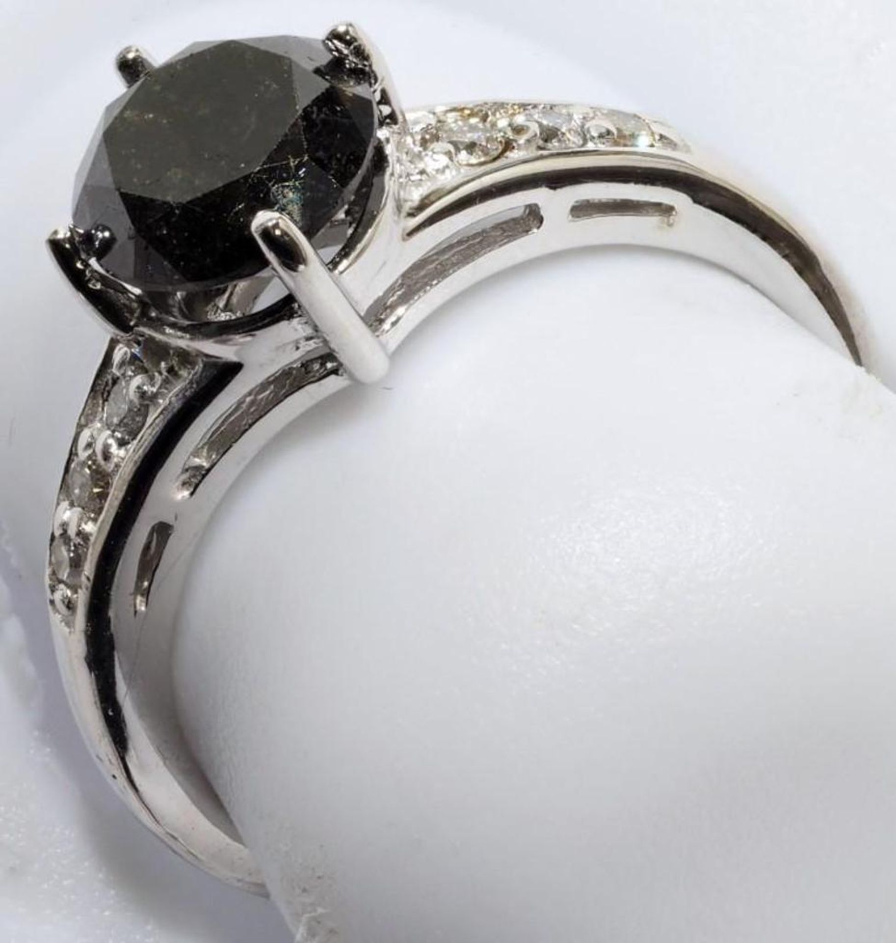 10K White Gold Black (1.95ct) and White Diamond (0.12ct) Ring. Insurance Value $2825 - Image 2 of 4