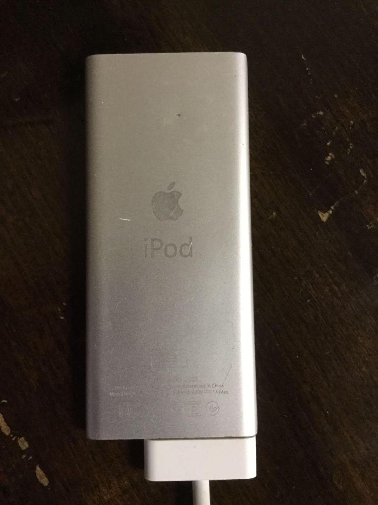 Ipod 2 GB - with Charger - Image 3 of 3