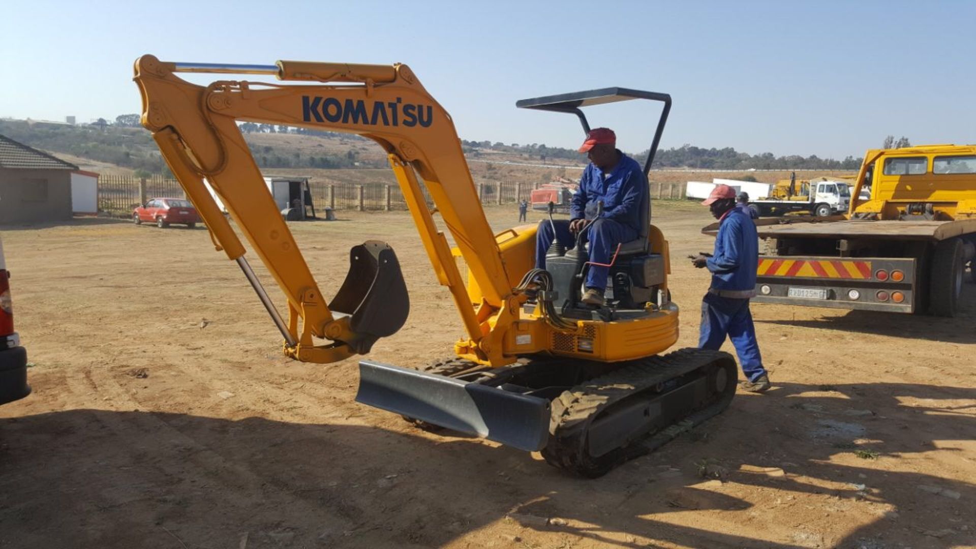 Komatsu PC30FC - Mini Excavator - Image 2 of 3