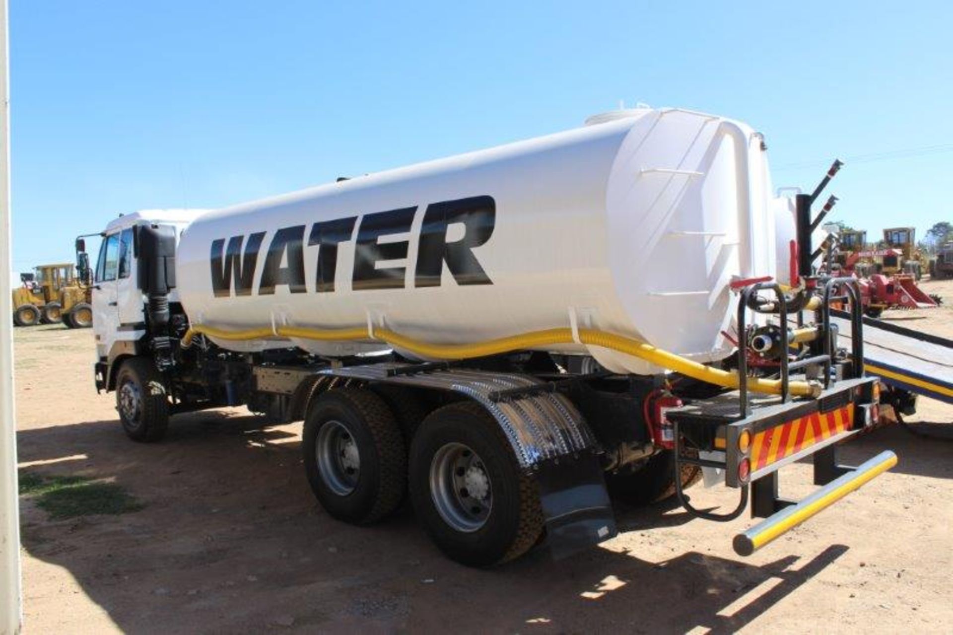 2008 UD 440 WATER TANKER 18000L - Image 4 of 7
