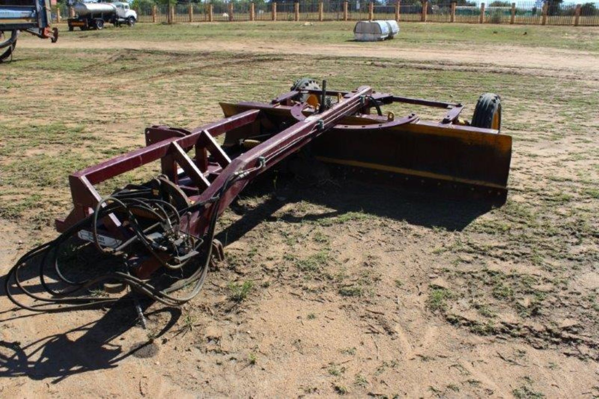 RADIUM TOW BEHIND SCRAPER - LAND PLANE