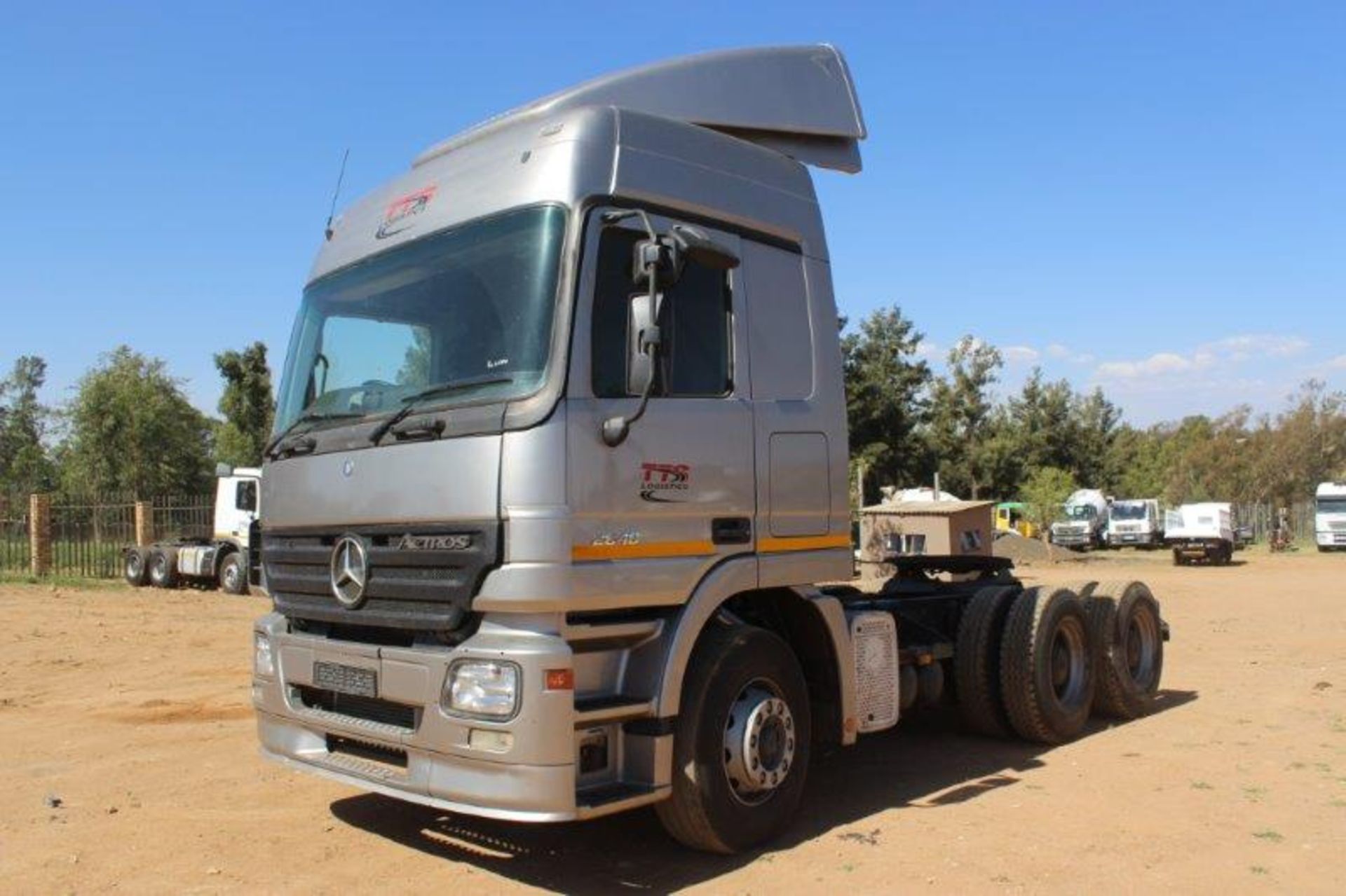 2005 M/BENZ 2640 ACTROS DOUBLE AXLE - Image 2 of 8