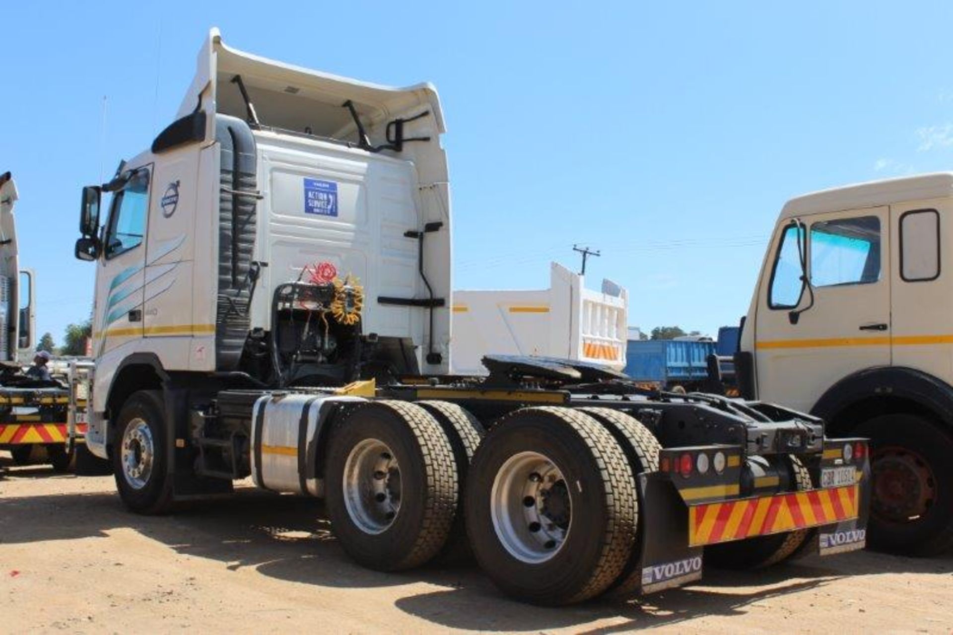 2011 VOLVO FH440 DOUBLE AXLE HORSE - Image 3 of 3