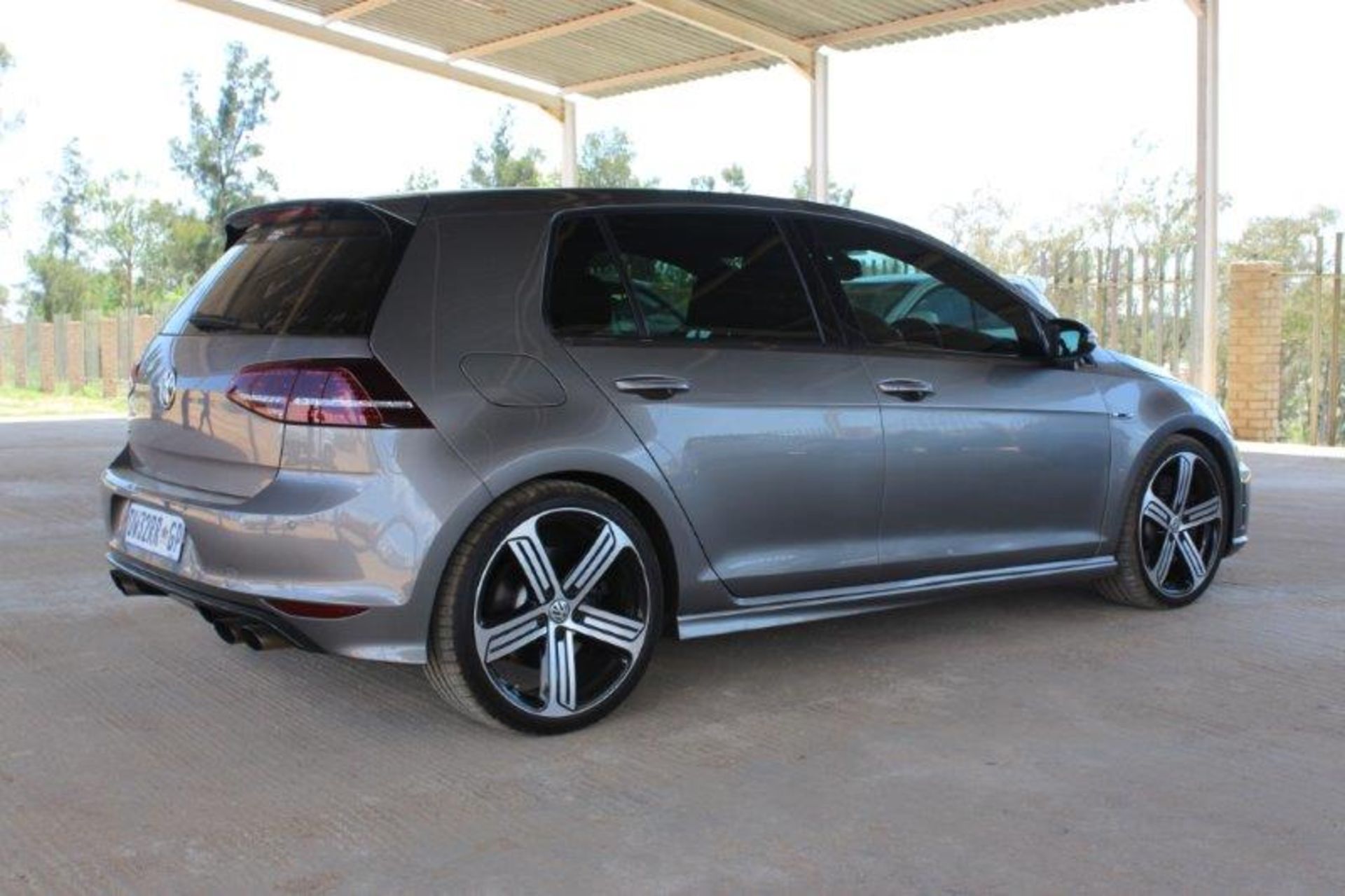 2015 VW R LINE - Image 4 of 4