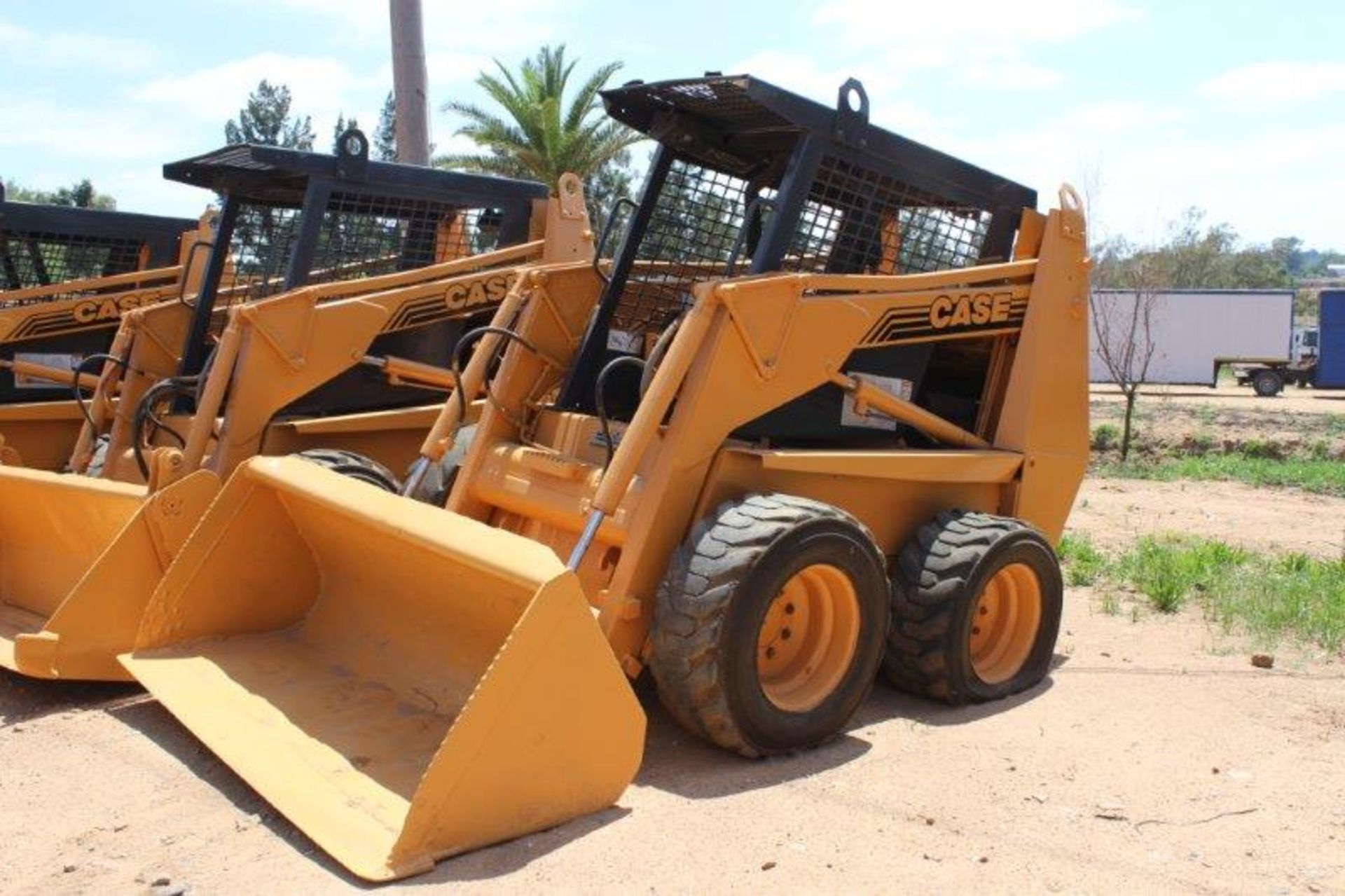 CASE SKIDSTEER