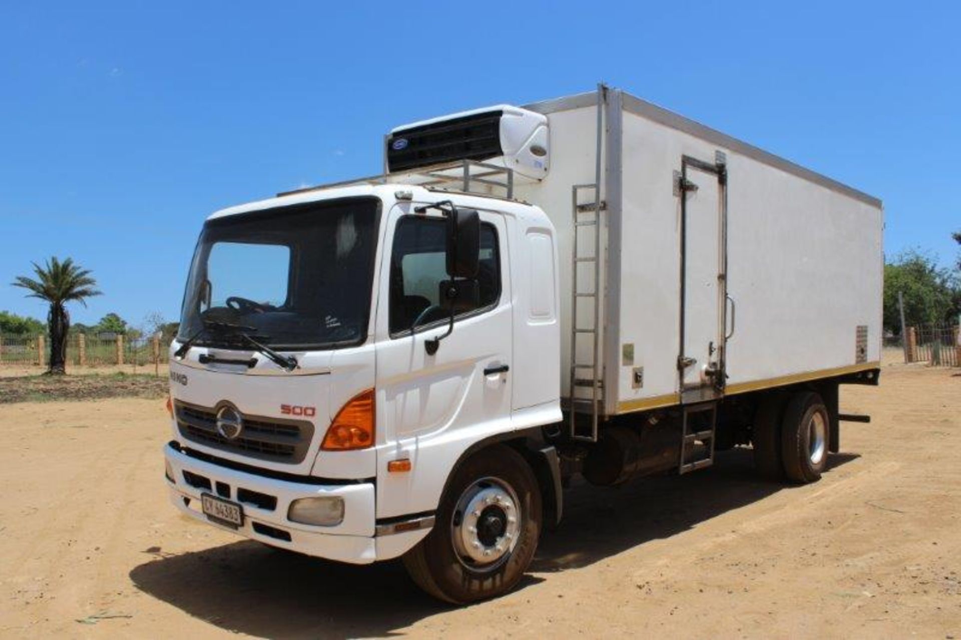 HINO 500 REFRIGERATED TRUCK - Image 2 of 8