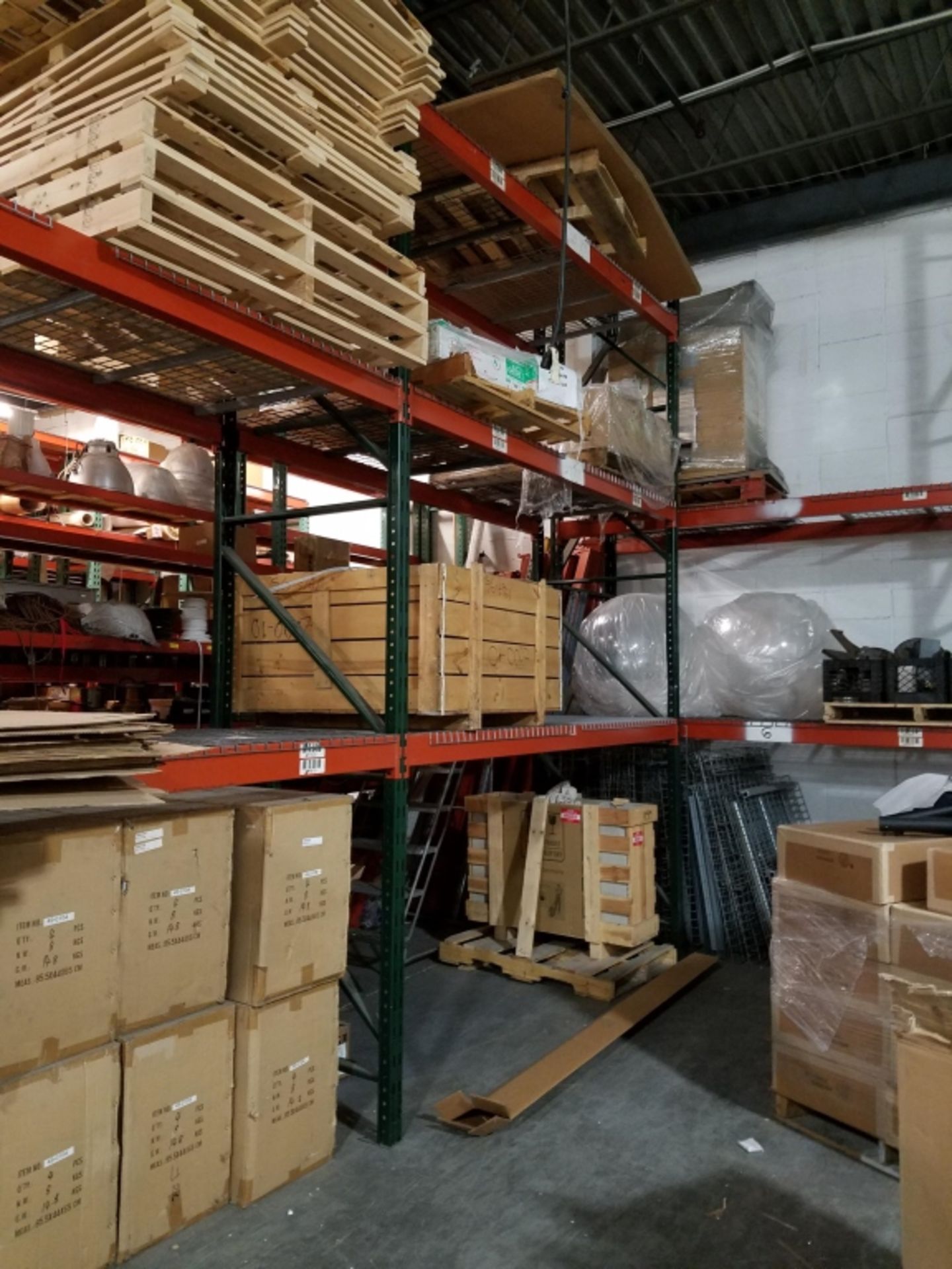 Pallet Racking System with Wire Shelving