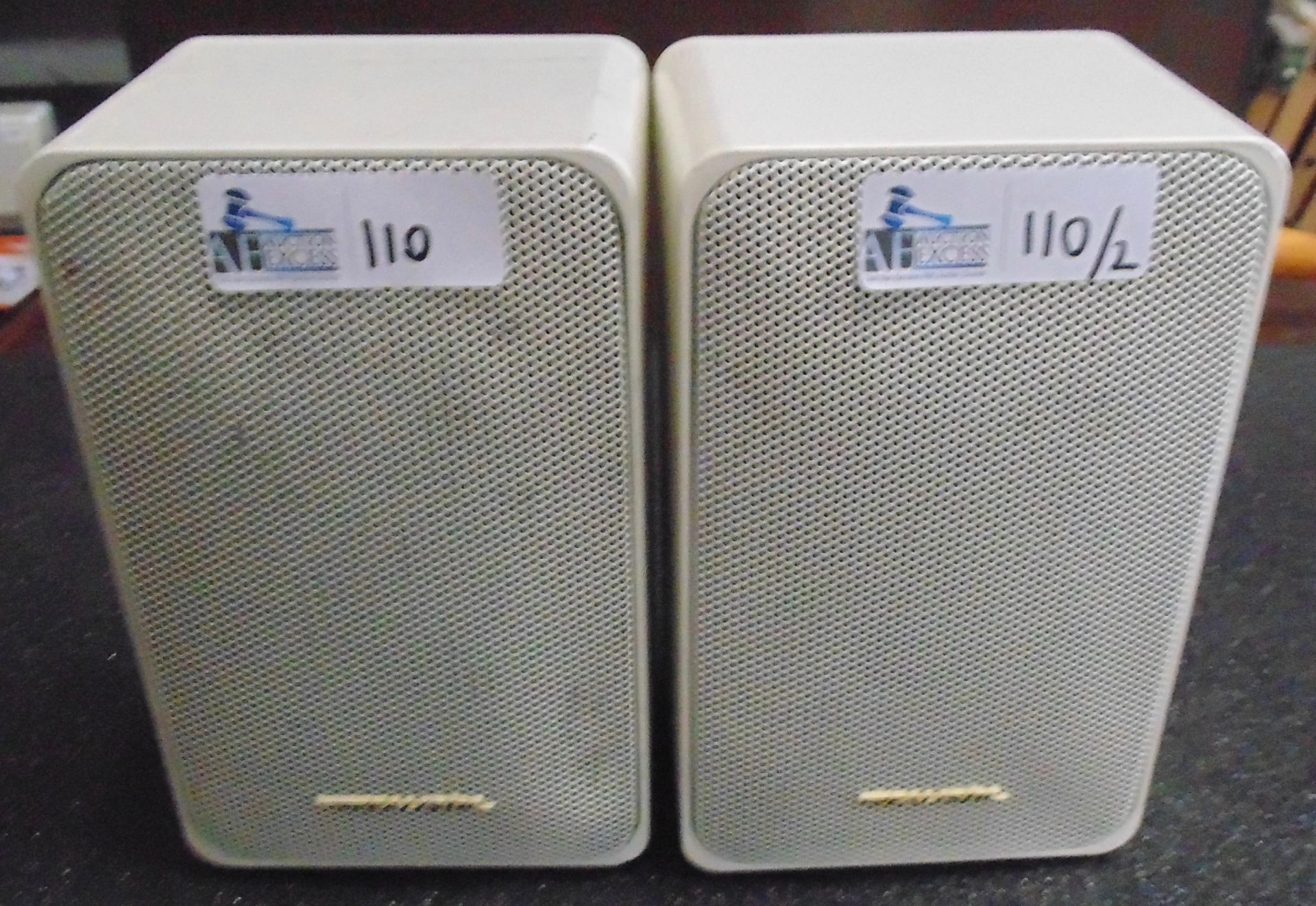 LOT OF 2 REALISTIC SPEAKERS