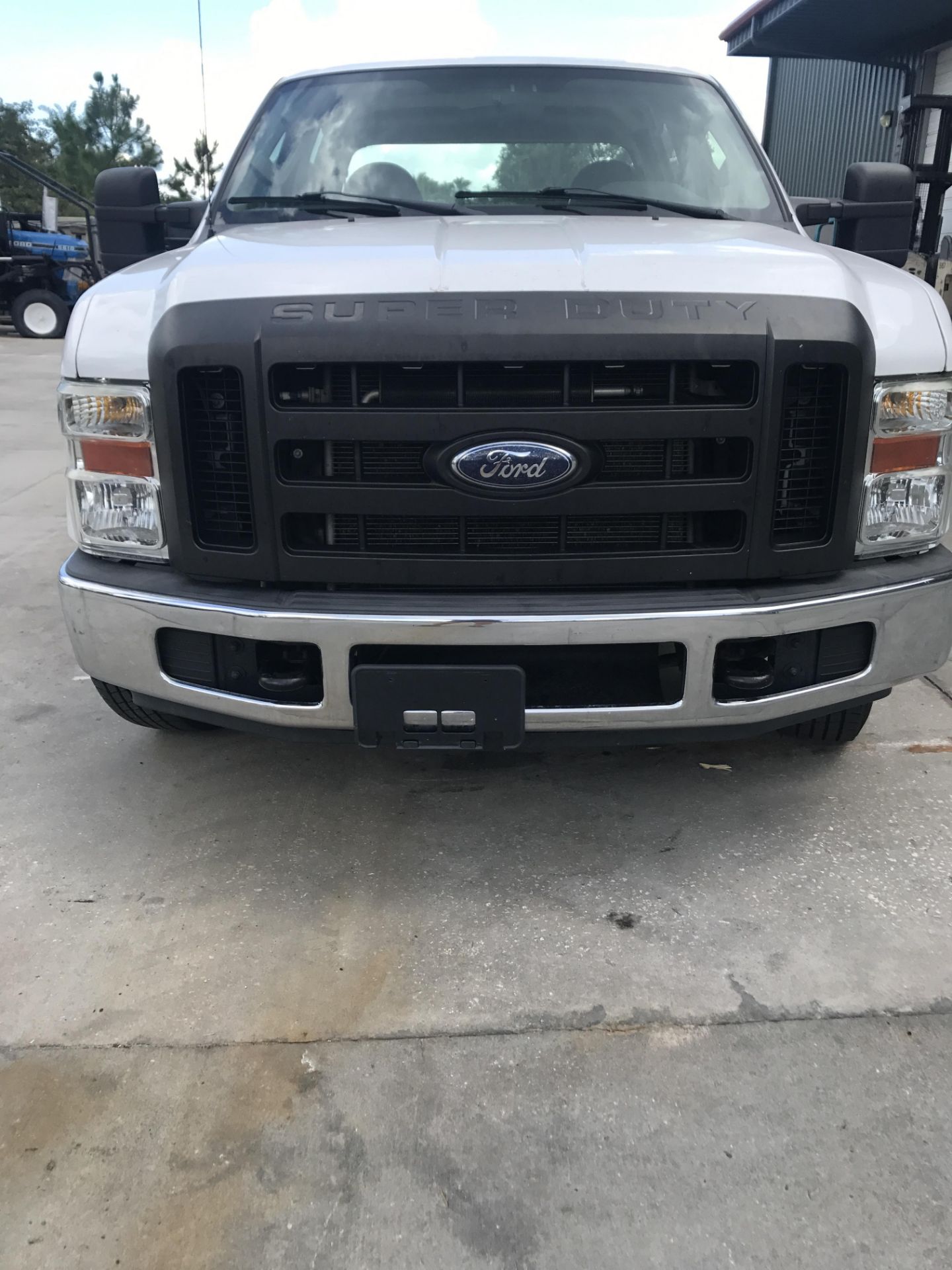 SEE VIDEO** 2010 FORD F-250 CREW CAB PICK UP TRUCK, V8, AUTOMATIC - Image 2 of 9