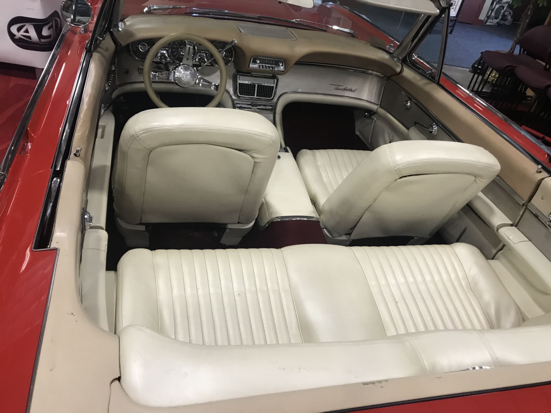 1961 CLASSIC FORD THUNDERBIRD CONVERTIBLE - Image 6 of 13