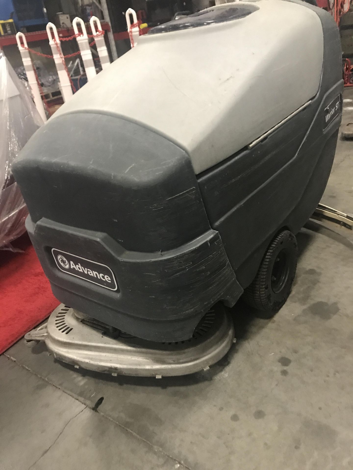 ADVANCE WARRIOR ST. FLOOR SWEEPER/SCRUBBER - Image 2 of 5