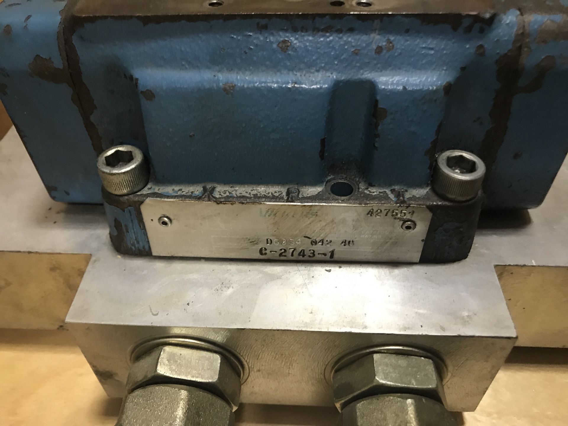 THREE ASSORTED CONTROL VALVES - Image 3 of 3