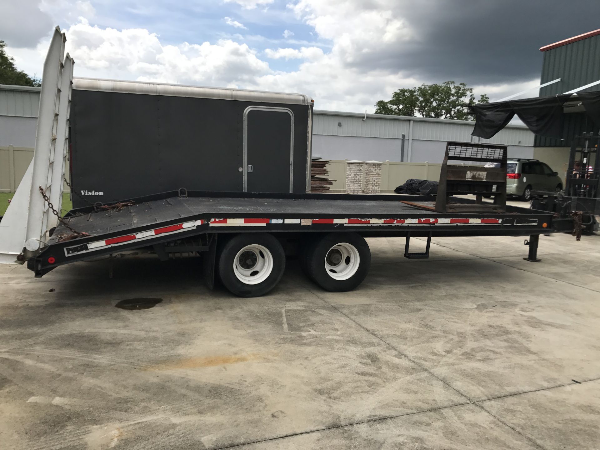 20' EQUIPMENT TRAILER W/ 5' FOLD DOWN RAMPS, 20' STEEL DECK, AIR BRAKES - Image 2 of 4