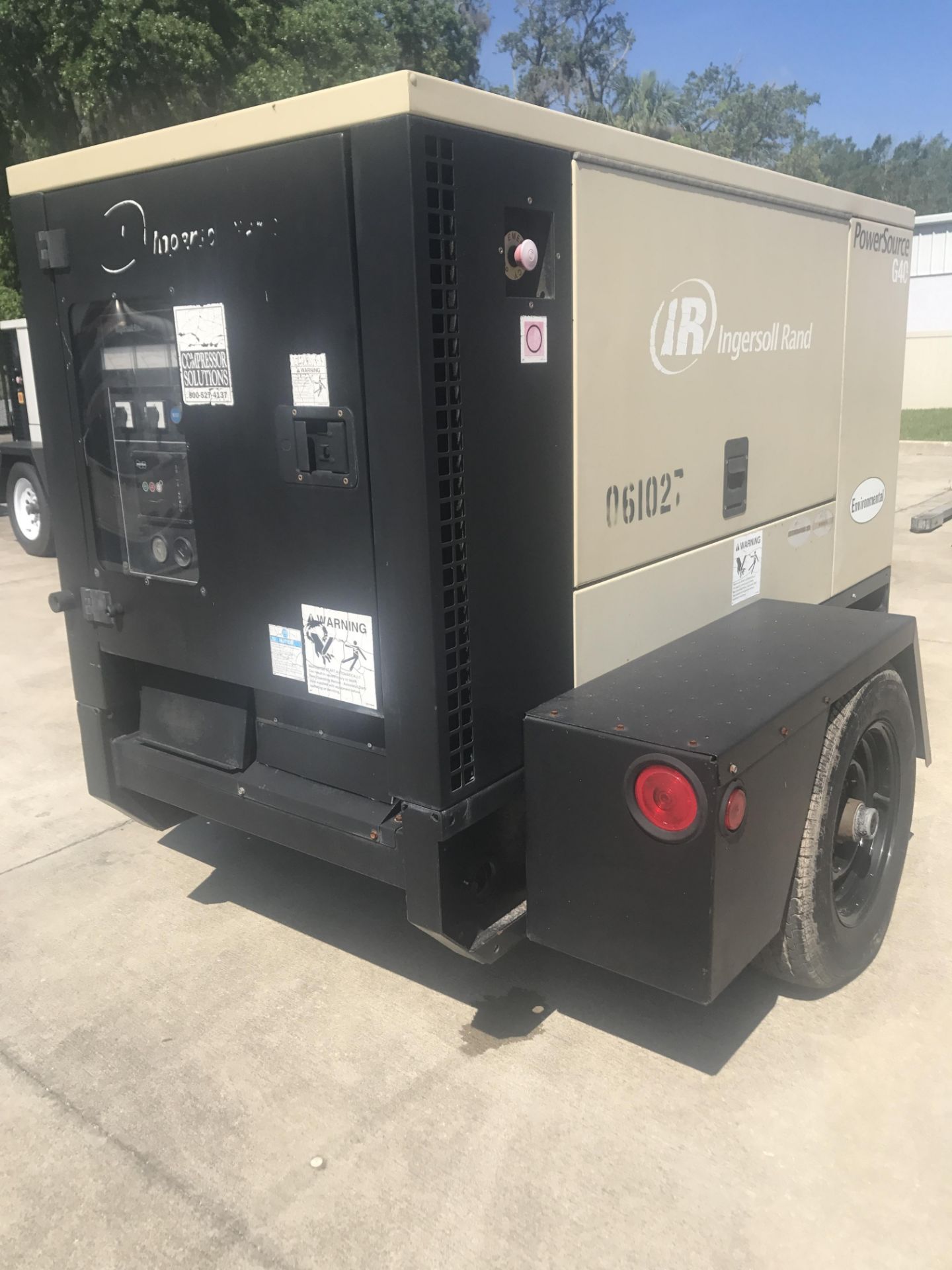 SEE VIDEO** 2007 INGERSOLL RAND G40 TRAILER MOUNTED DIESEL GENERATOR - Image 3 of 7