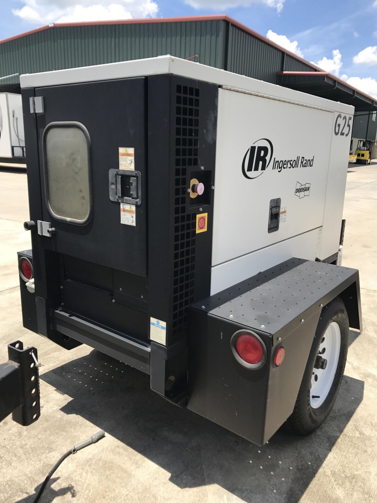 2011 INGERSOLL RAND G25 TRAILER MOUNTED DIESEL GENERATOR