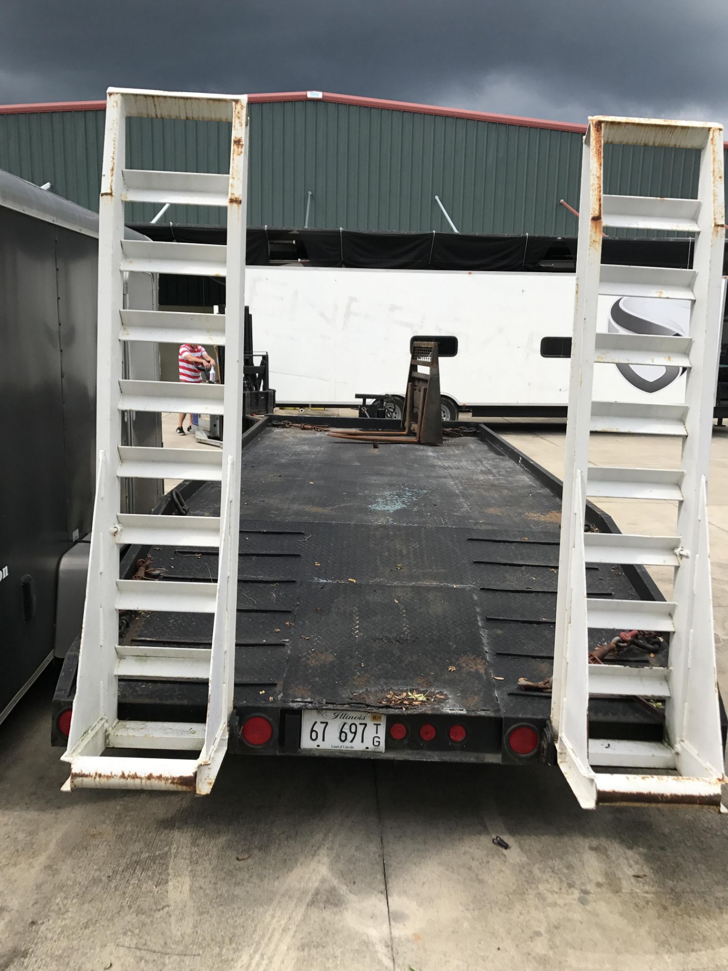 20' EQUIPMENT TRAILER W/ 5' FOLD DOWN RAMPS, 20' STEEL DECK, AIR BRAKES - Image 3 of 4