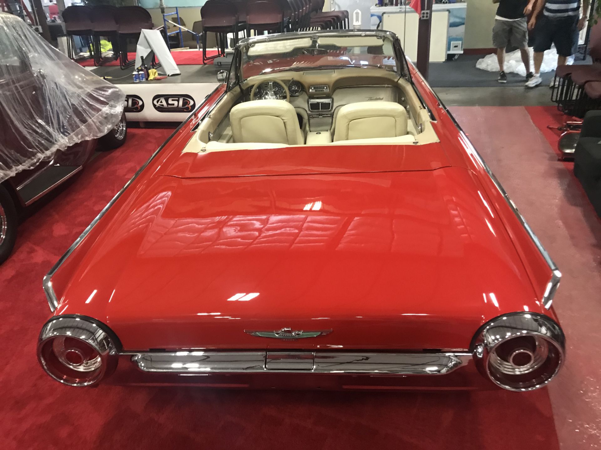 1961 CLASSIC FORD THUNDERBIRD CONVERTIBLE - Image 4 of 13