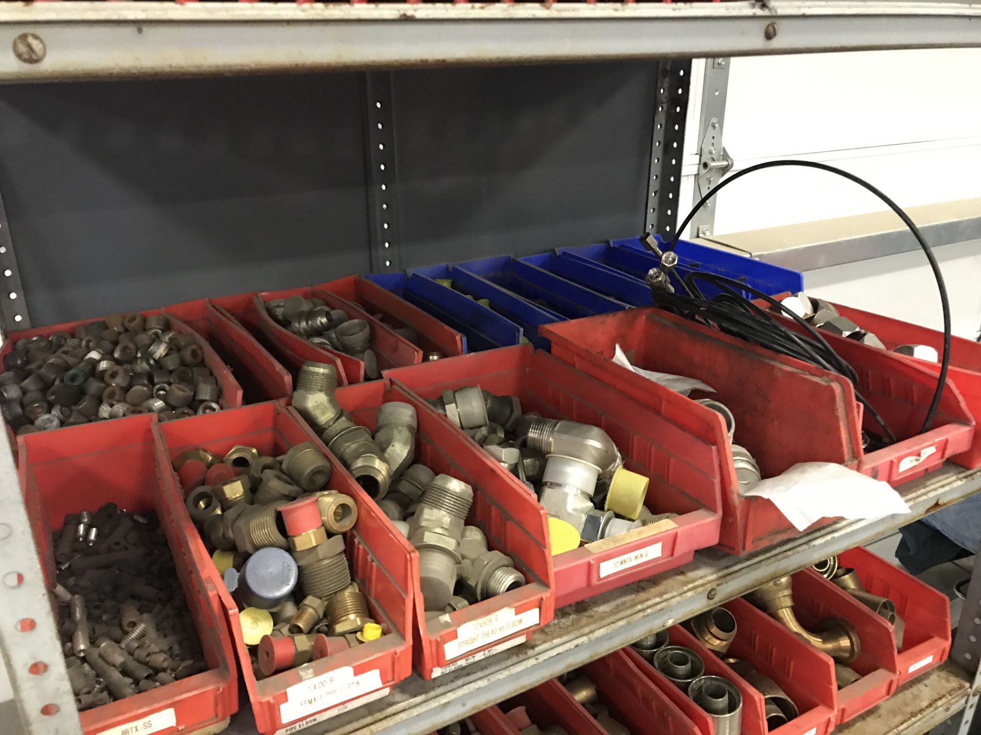 HUNDREDS OF NEW ASSORTED HYDRAULIC FITTINGS ON STEEL SHELF. - Image 3 of 11