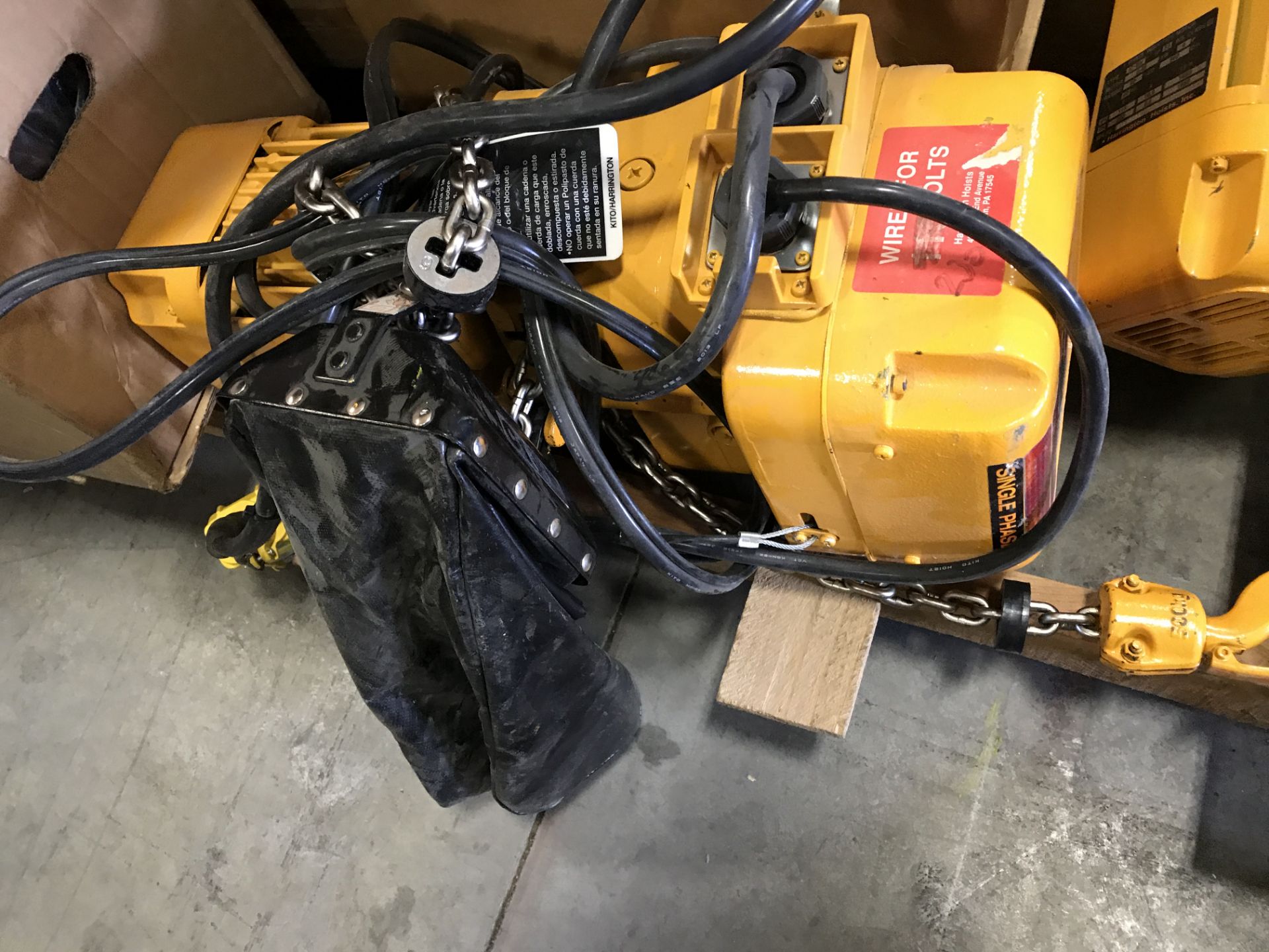 HARRINGTON 1/2 TON ELECTRIC CHAIN HOIST