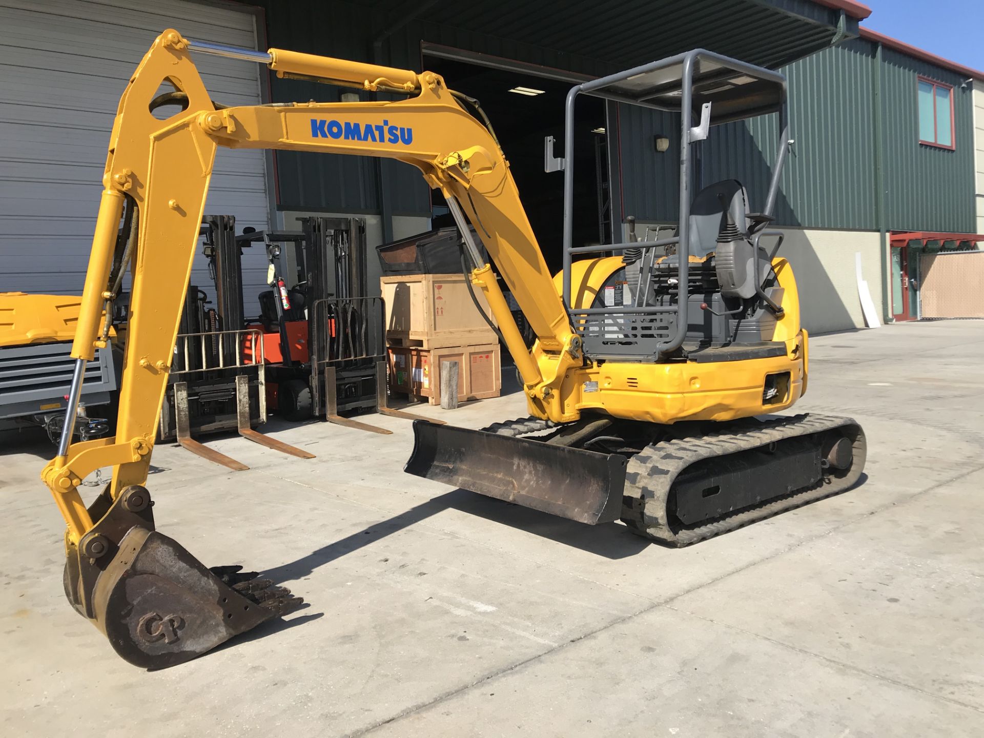 SEE VIDEO** KOMATSU EXCAVATOR, PC27-MRX, 25HP YANMAR DIESEL ENGINE, MAX DIG DEPTH 8'7", 2 SPEED