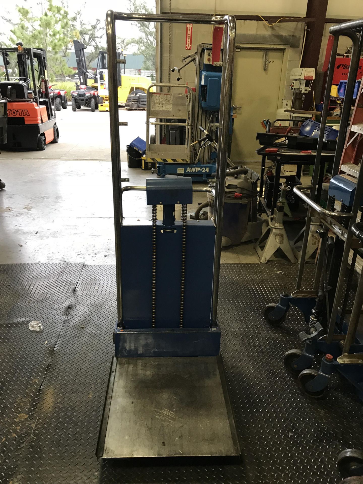 VESTIL HYD-10 DYE CART, 880LB CAP. 3 1/2 - 59 - Image 2 of 4