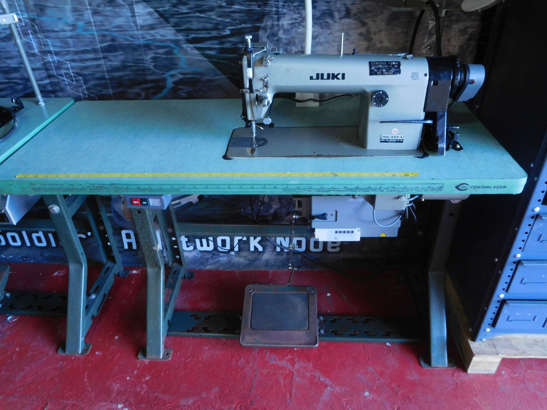 JUKI DDL-555-4 COMMERCIAL SEWING MACHINE