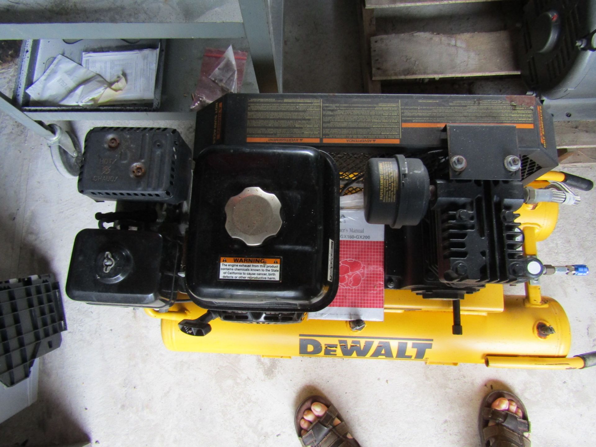 DEWALT D55270 GAS POWERED AIR COMPRESSOR, STARTS AND RUNS AND PUMPS AIR - Image 2 of 3