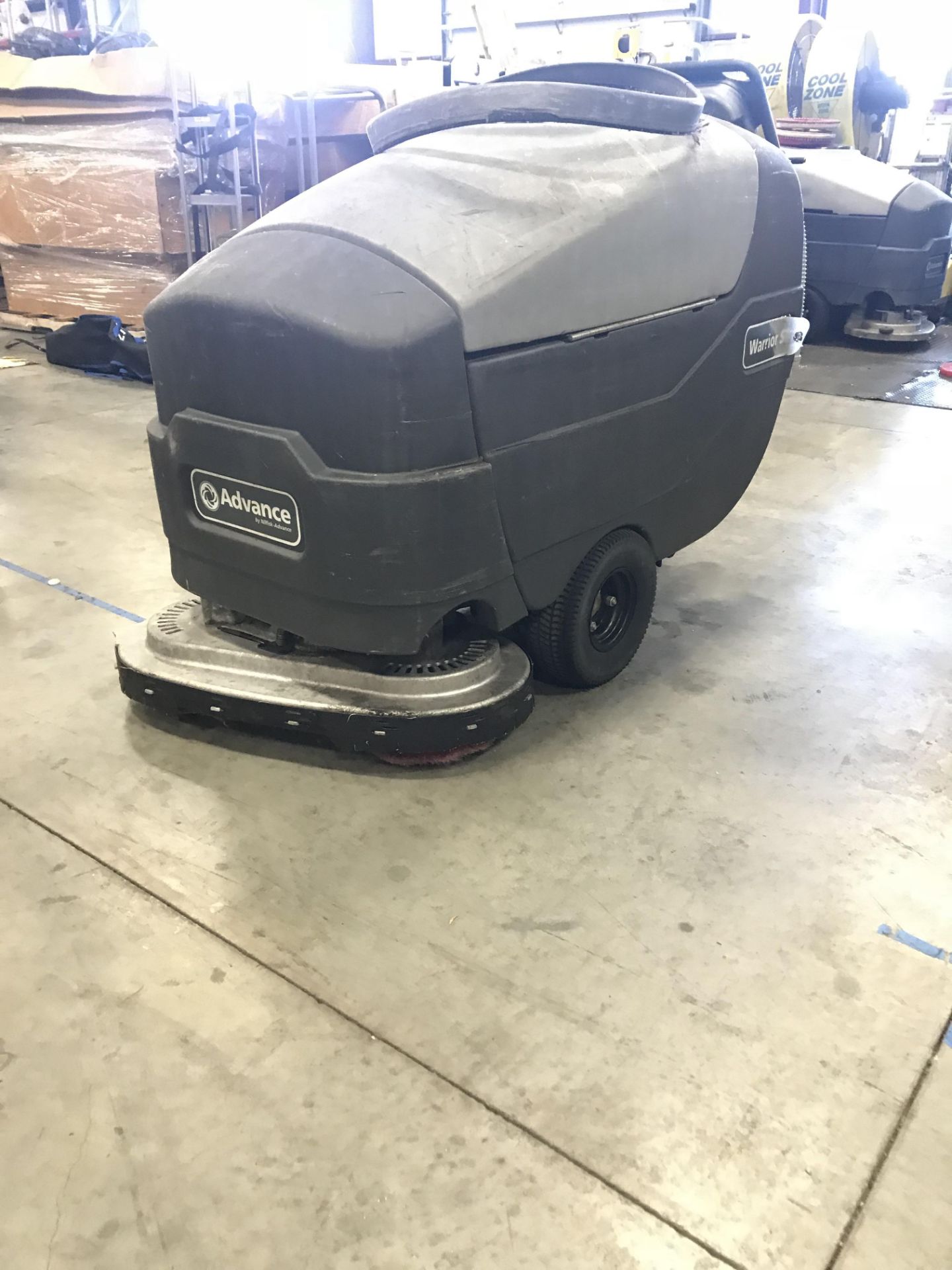 ADVANCE WARRIOR FLOOR SWEEPER/SCRUBBER - Image 3 of 4