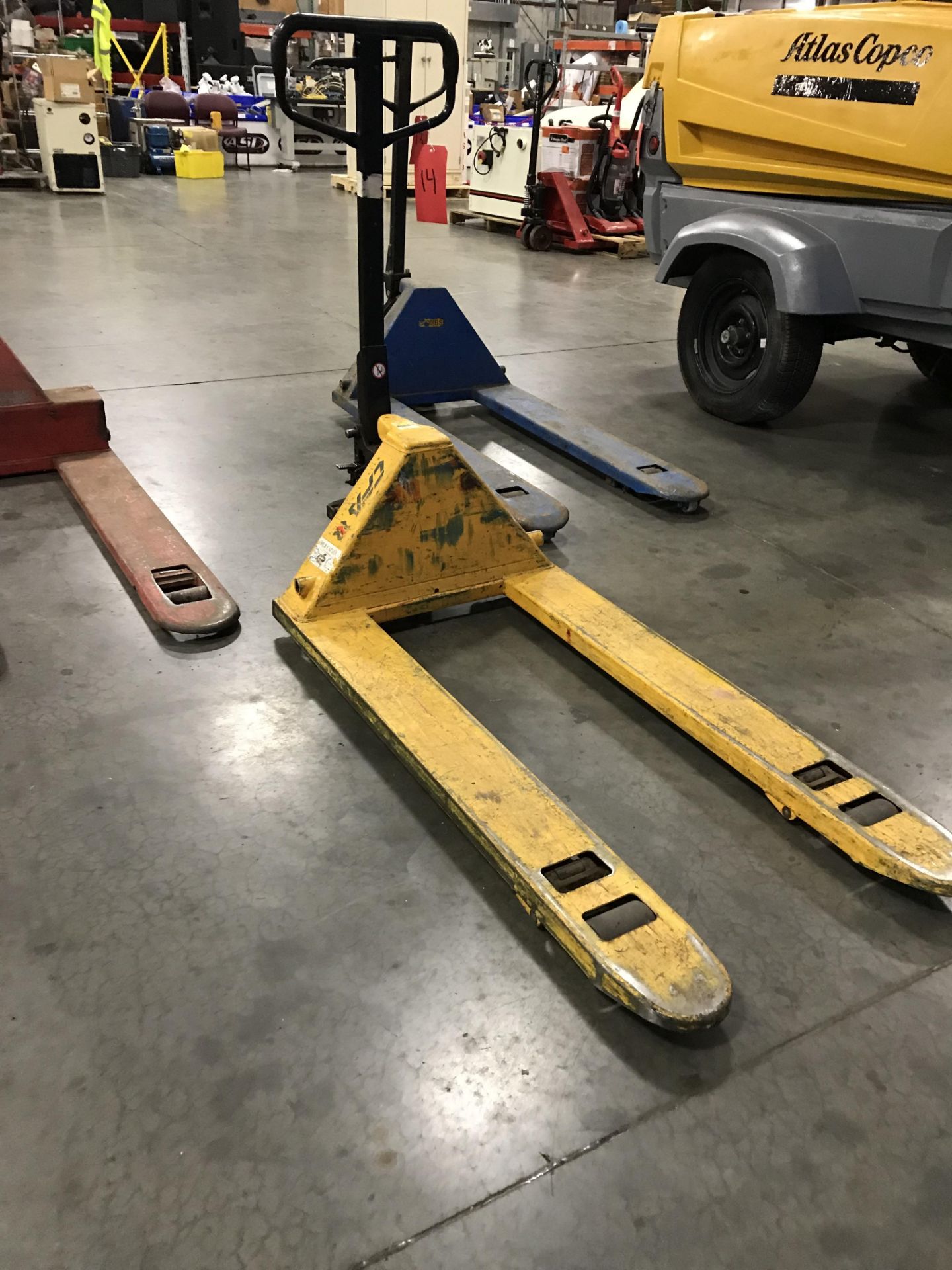 CFAR PALLET JACK, 5,500 LB CAP. - Image 2 of 2