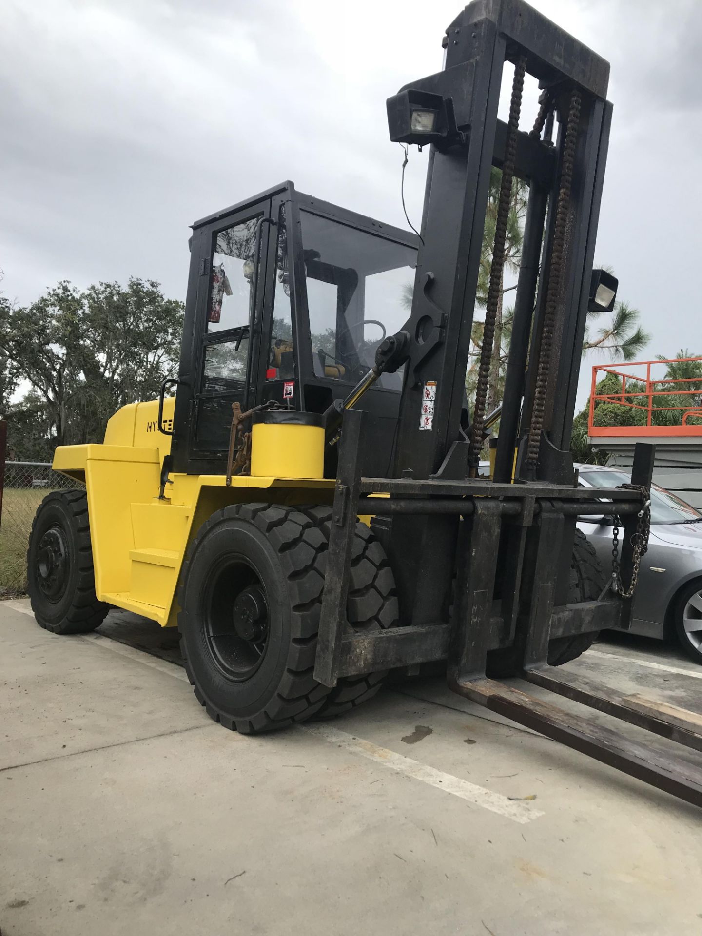 SEE VIDEO** HYSTER 20,000 LB LIFT