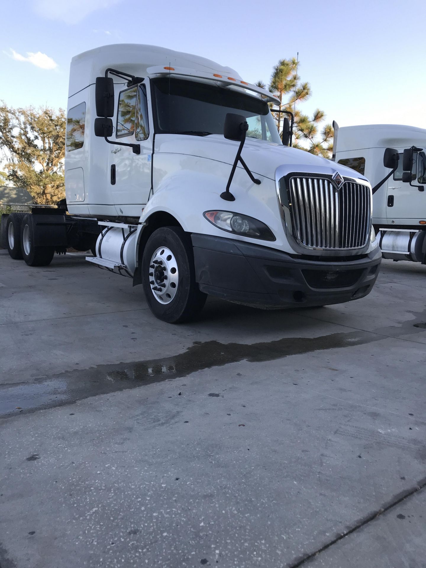 SEE VIDEO** 2012 PROSTAR INTERNATIONAL SEMI TRUCK, SLEEPER CAB - Image 2 of 16