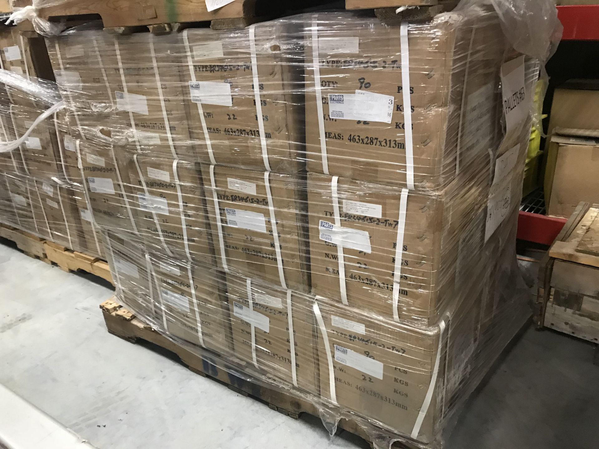 PALLET OF LITHIUM ION BATTERIES NIB, P/N ER34615-2-TW7, 90 PCS PER BOX