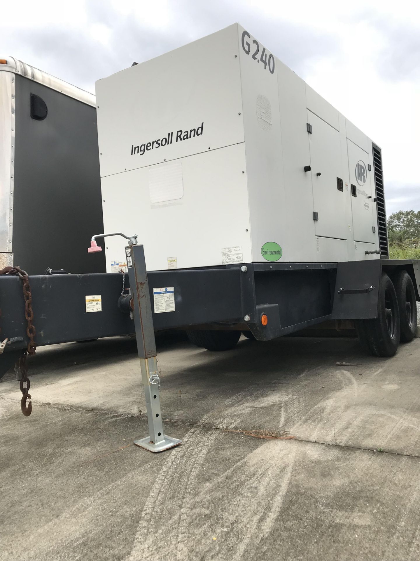 2011 INGERSOLL RAND G240 TRAILER MOUNTED DIESEL GENERATOR