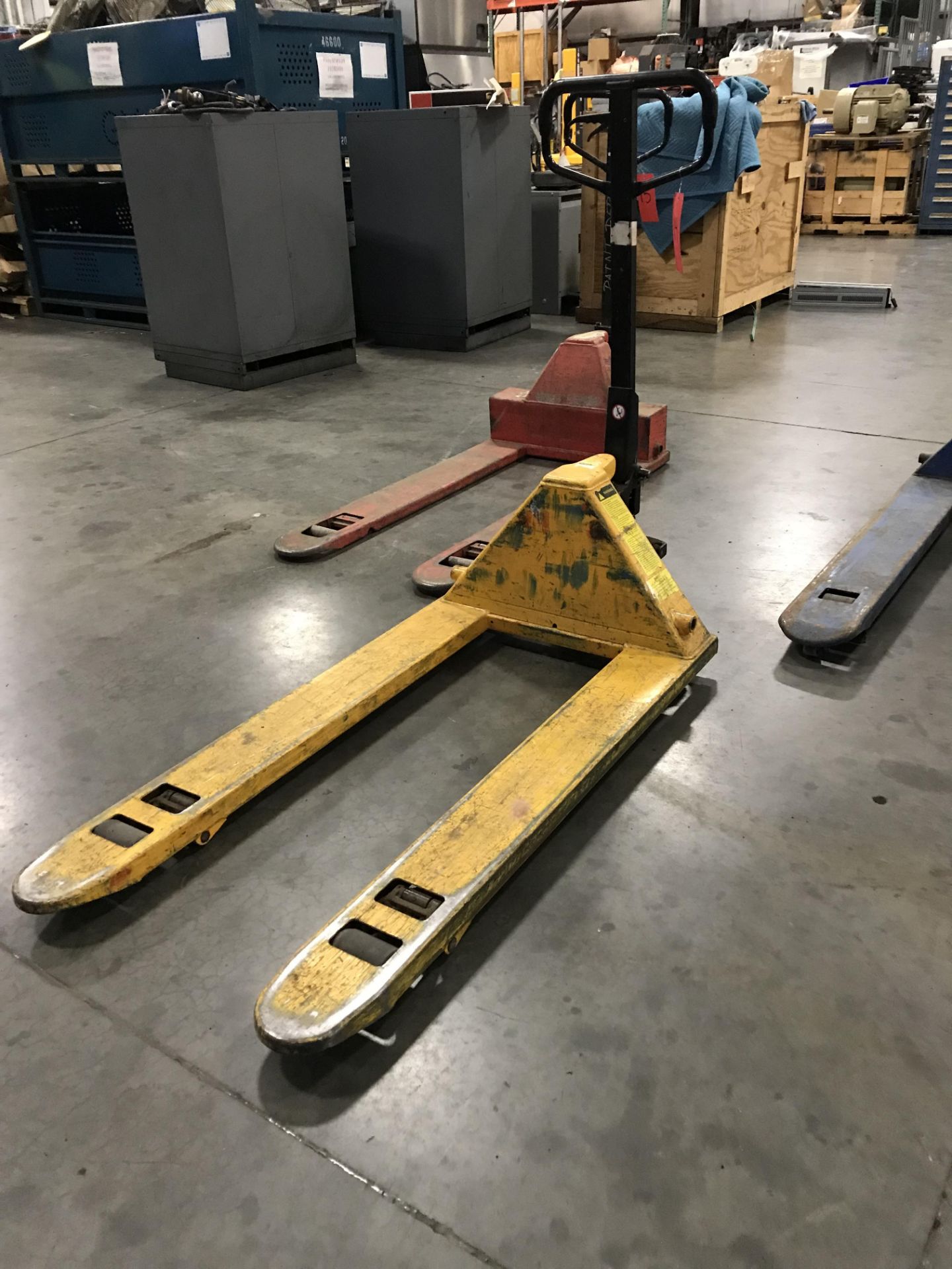 CFAR PALLET JACK, 5,500 LB CAP.