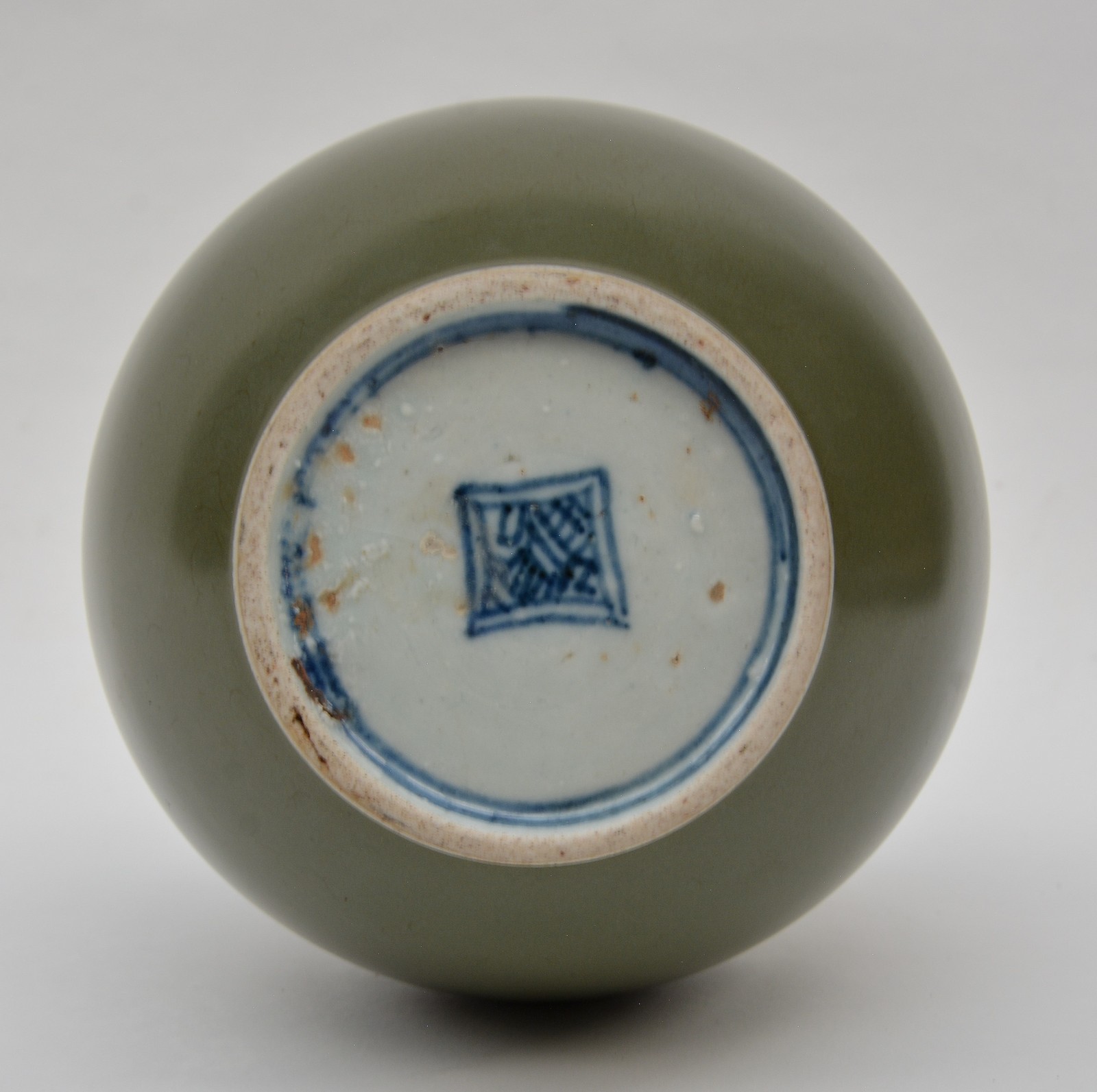 A Chinese monochrome olive green glazed bottle vase, with a blue underglaze mark, H 25 cm - Image 5 of 5