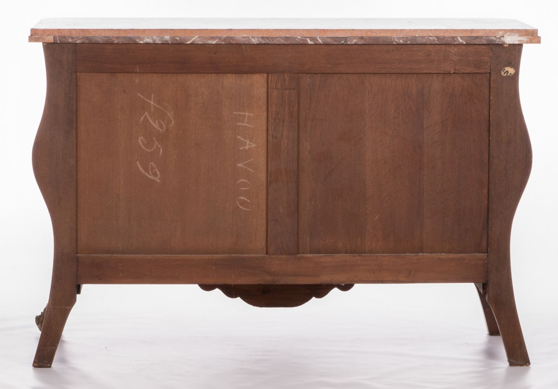 A mahogany and walnut veneered chest of drawers a la régence, bronze mounts and Rosso Verona - Bild 6 aus 12