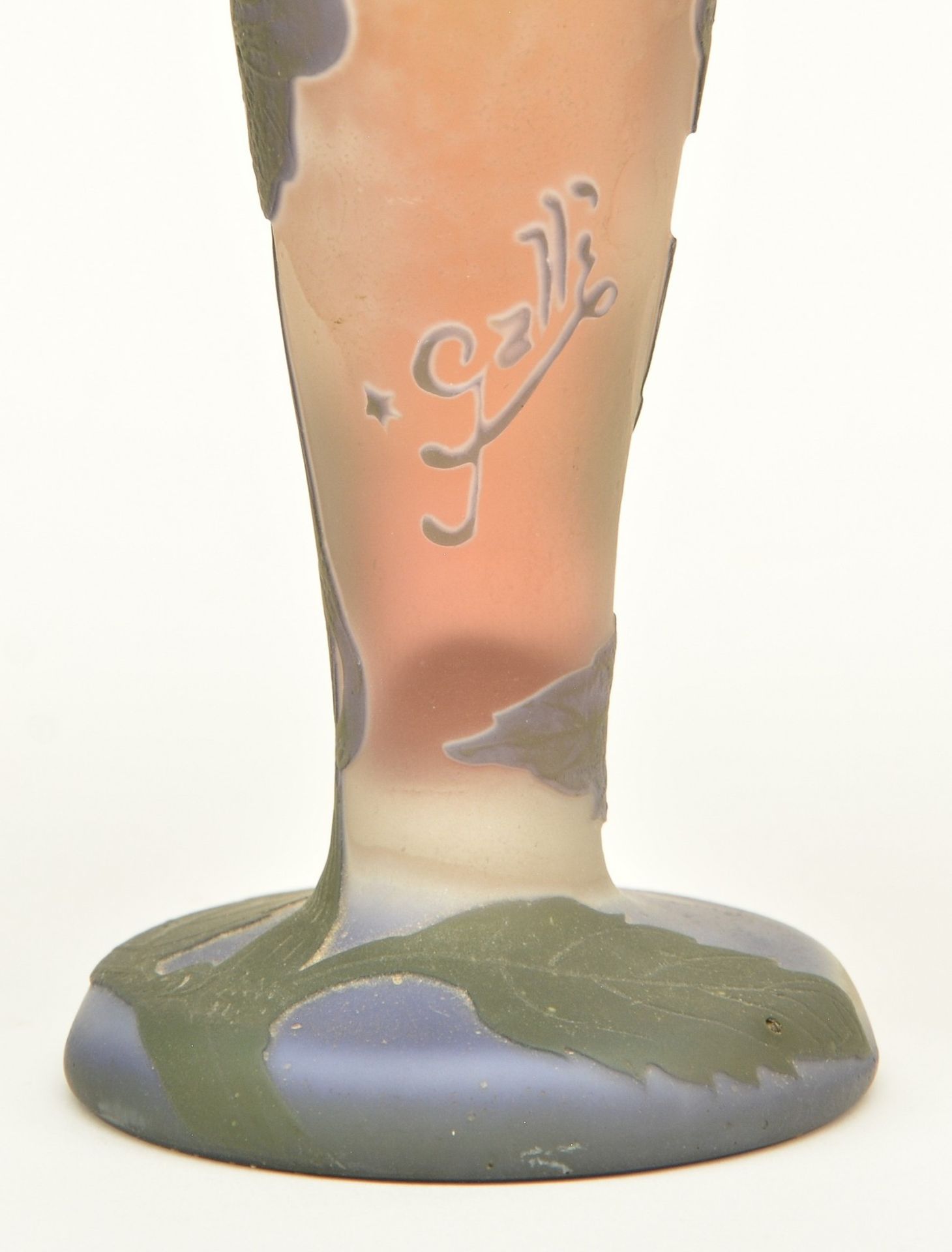 An Art Nouveau and period cameo glass vase, signed Gallé, H 21,4 cm - Bild 10 aus 10