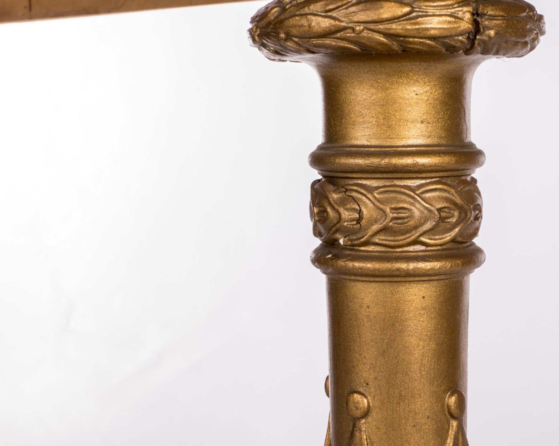A neoclassical gilt wood console table with yellow Sienna marble top, H 90,5 - W 10 8 -D 43 cm - Bild 10 aus 11