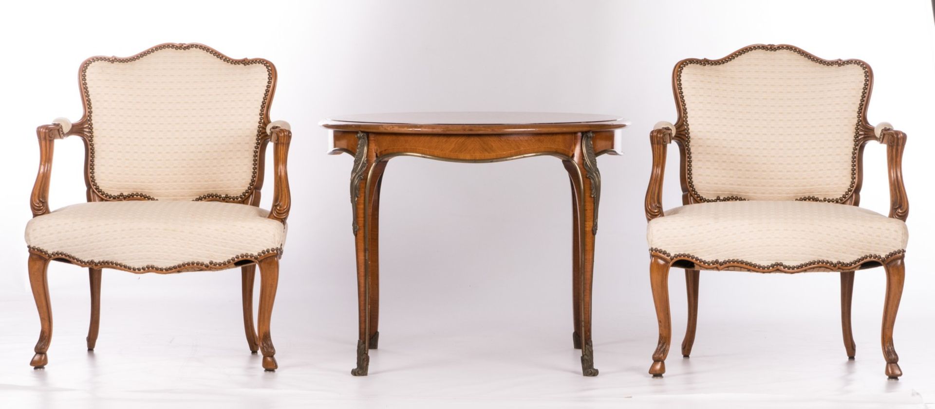 A three part LXV style sculpted cherrywood drawing room set, measures sopha H 79 - W 220 - D 94 - Bild 12 aus 17