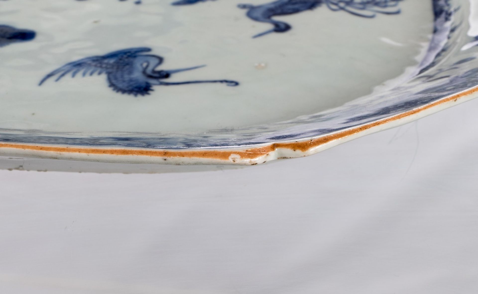 A Chinese blue and white and gilt decorated tureen on a matching plate with floral motives, 18thC; - Image 9 of 16