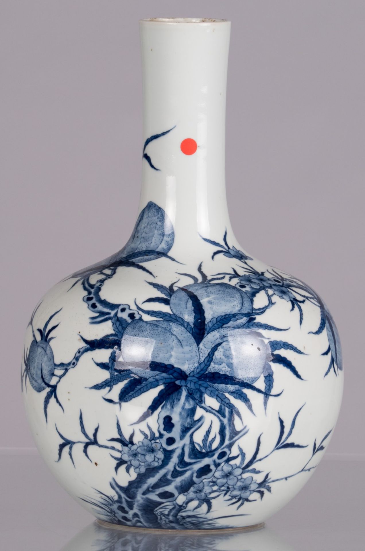 A Chinese blue and white nine peaches bottle vase, marked Qianlong, H 38,5 cm - Bild 12 aus 14