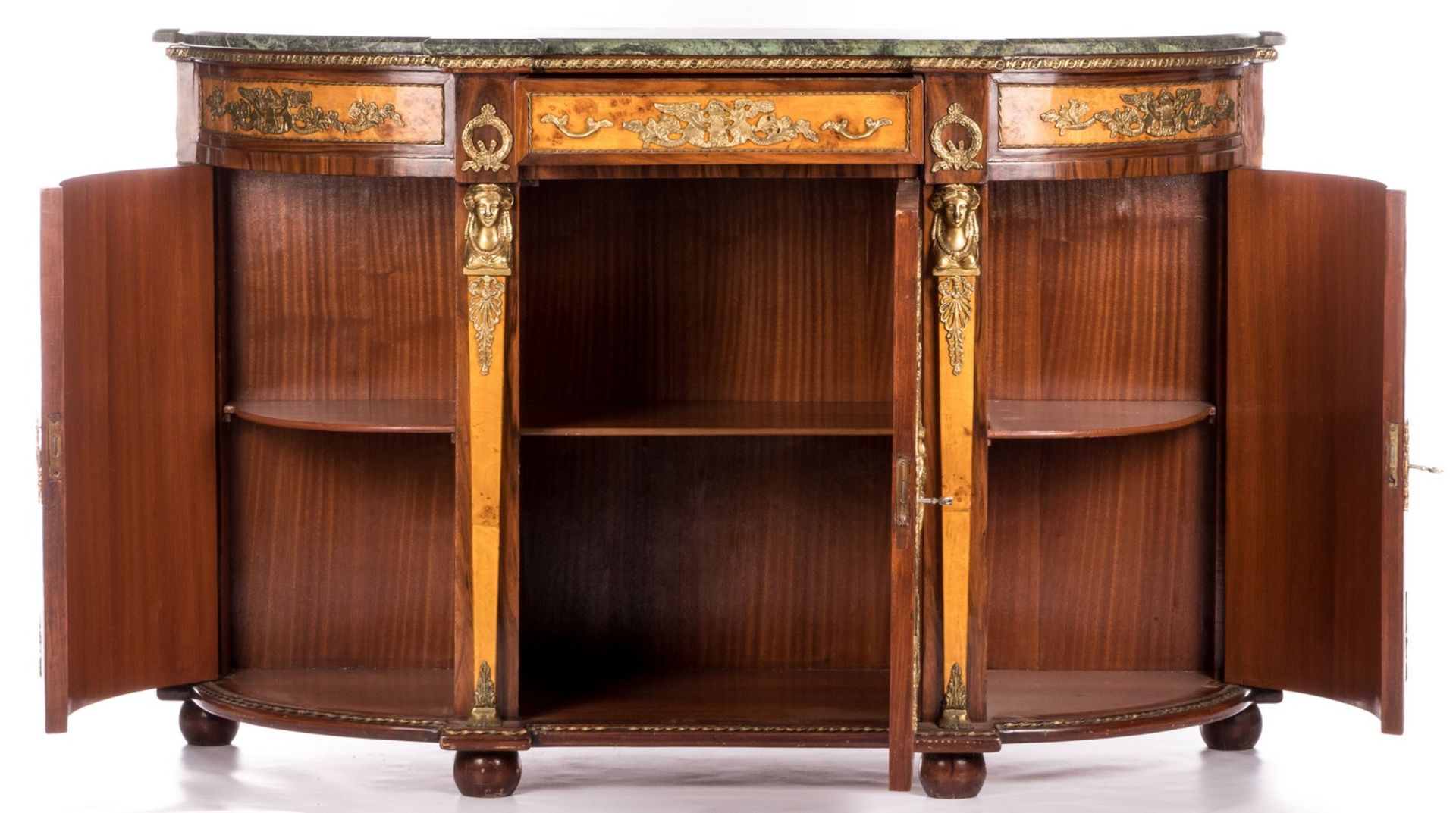 A neoclassical commode, mahogany and burr wood veneered, bronze mounts and vert de mer marble top, - Bild 6 aus 8