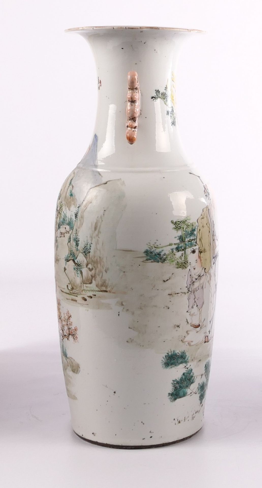 A Chinese polychrome vase, overall decorated with a sage and children in a mountainious river - Bild 4 aus 11