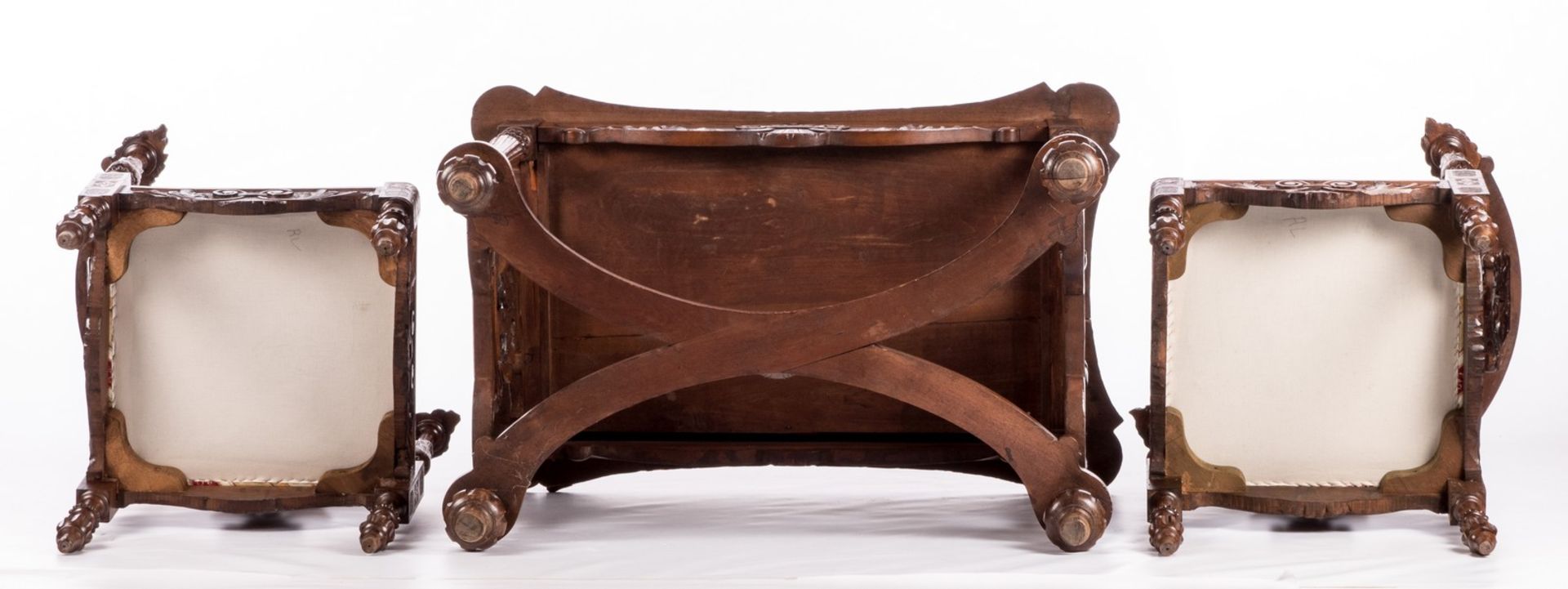 A late 19thC Neo-Renaissance walnut parlor set composed of a sofa, a confident, two corner chairs - Bild 7 aus 28