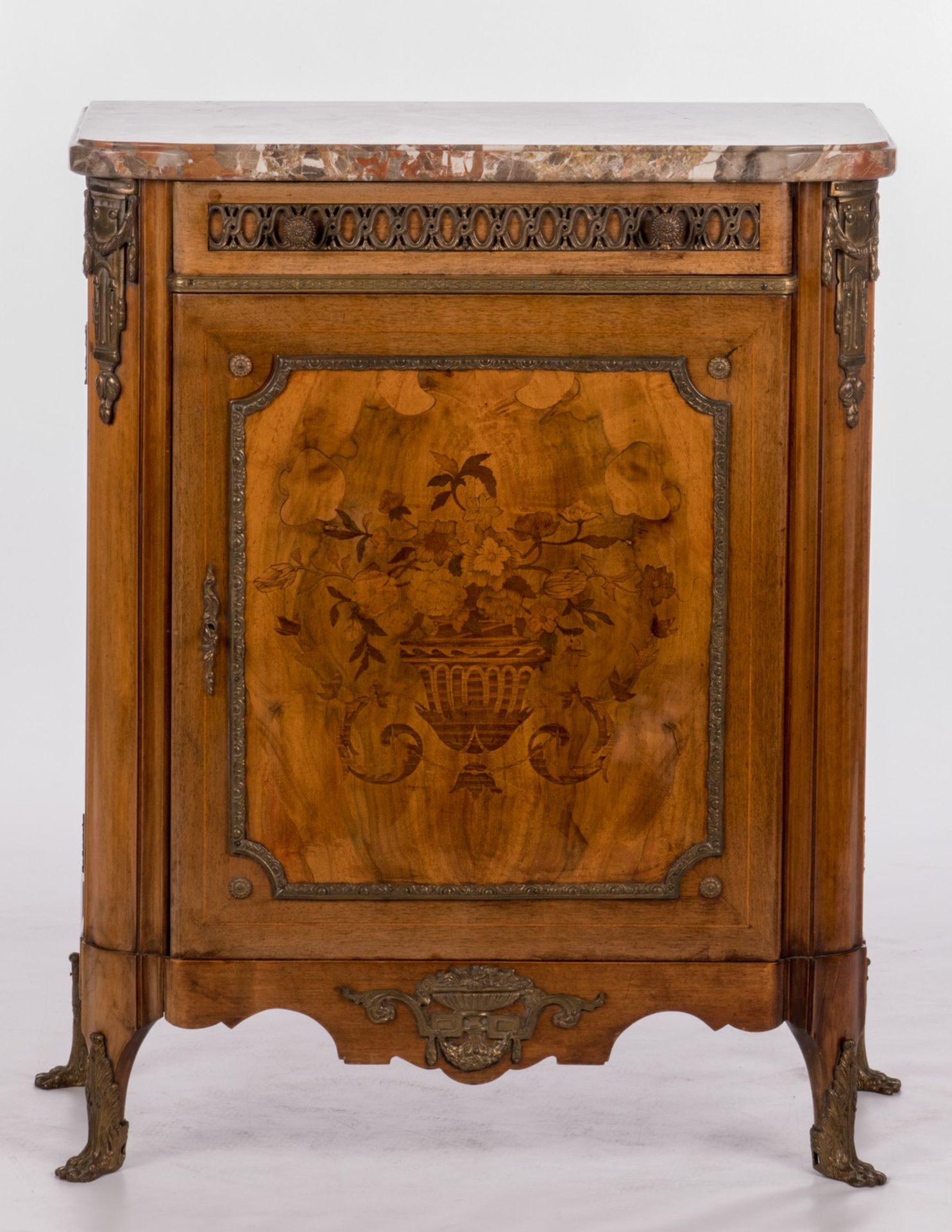 A Neoclassical cabinet, walnut and marquetery veneered, with marble top, style De Coene - - Bild 2 aus 8