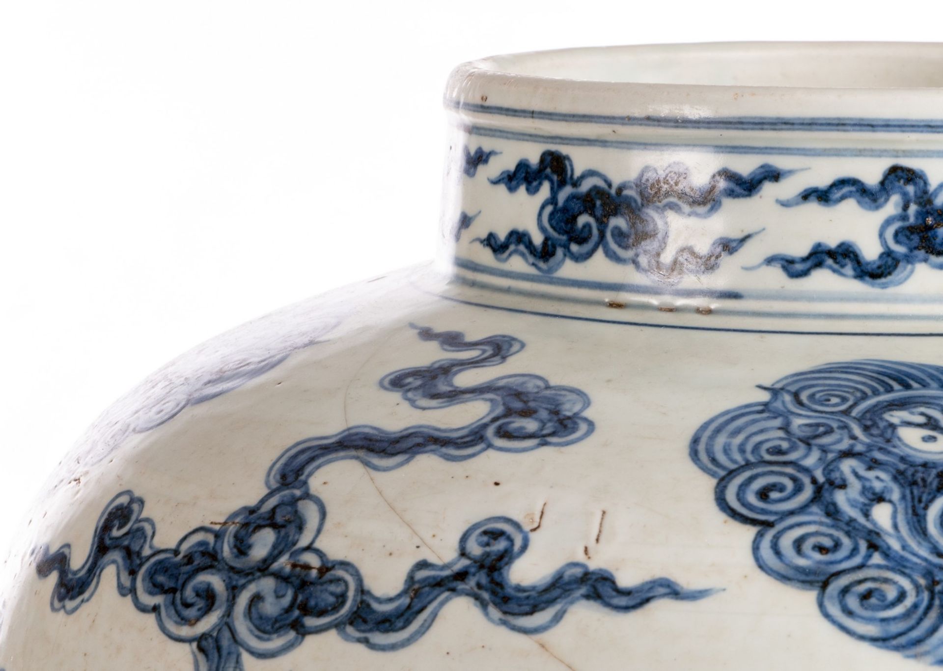 A Chinese blue and white dragon vase, marked, Qing dynasty, H 40,5 cm (cracks) - Bild 8 aus 15