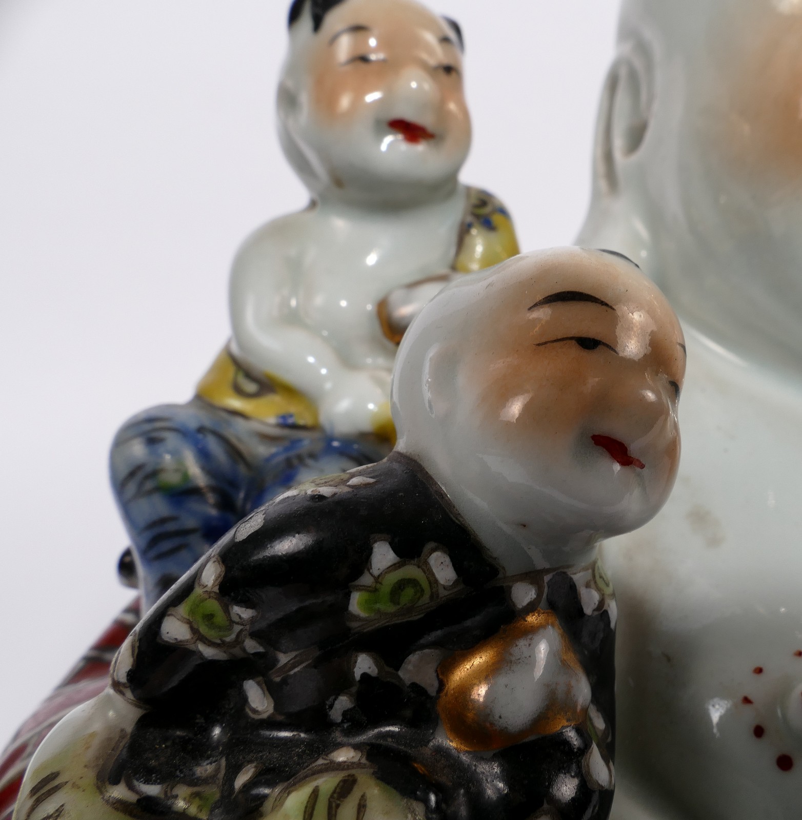 A Chinese laughing Budai with children, polychrome decorated, marked, about 1900, H 24,5 cm - Image 8 of 10