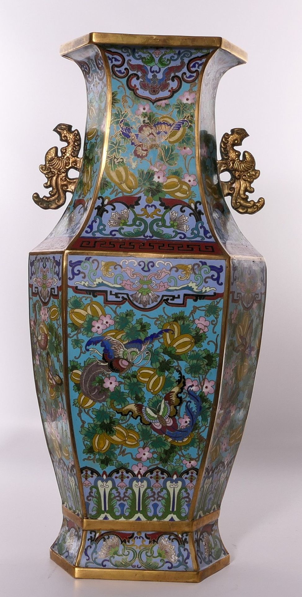 A Chinese hexagonal cloisonné vase, decorated with butterflies and floral motifs, ears relief - Bild 3 aus 10