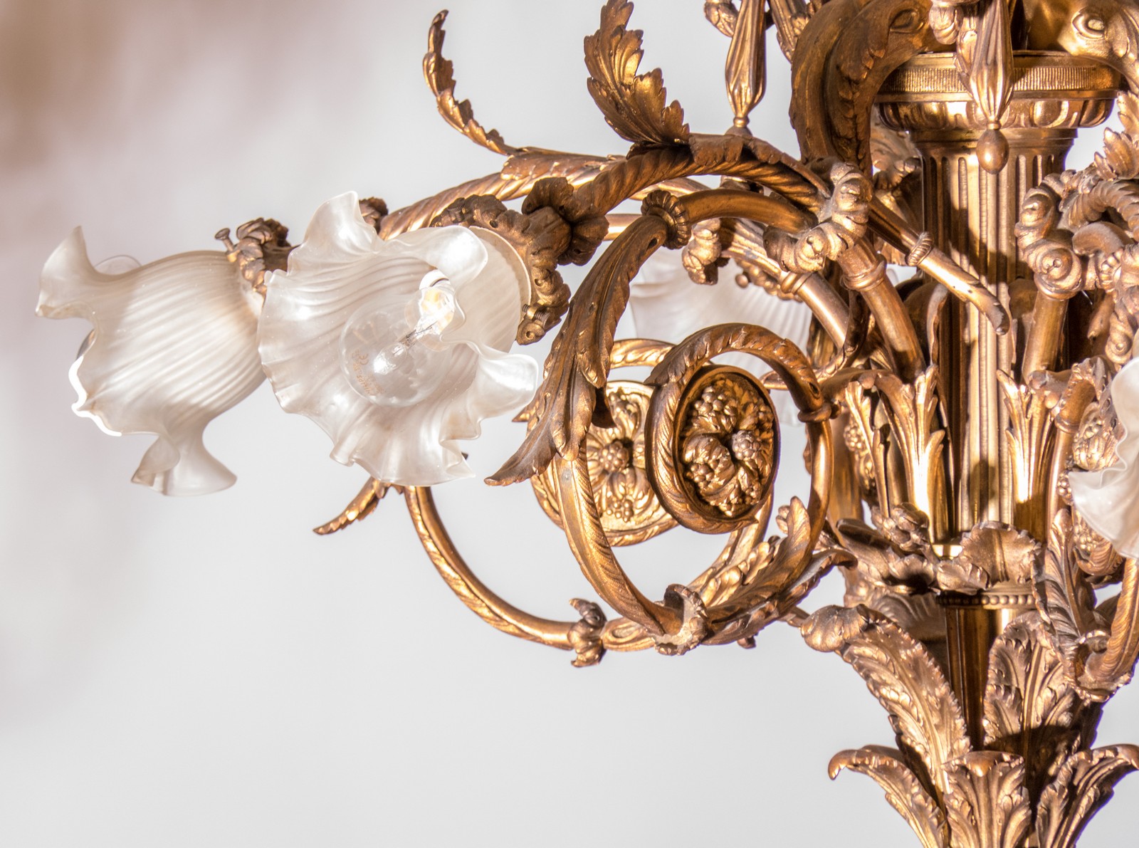An exceptional neoclassical bronze chandelier, ca. 1910, H 138 - Diameter 103 cm - Image 5 of 5